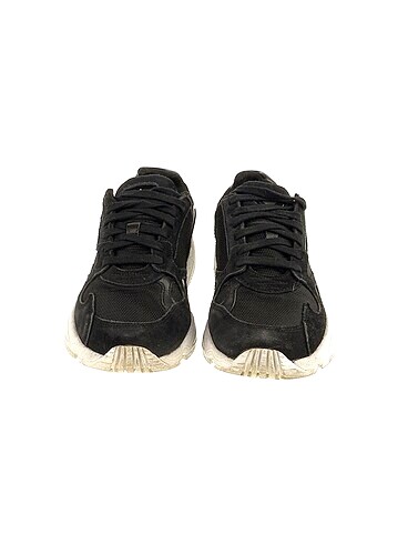39,5 Beden Adidas Spor Ayakkabı %70 İndirimli.