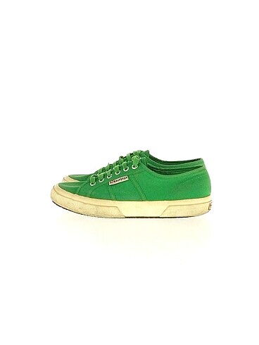 Superga Spor Ayakkabı %70 İndirimli.
