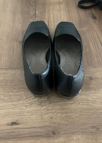 Klasik Siyah Deri Kadın Topuklu Ayakkabıı - Görsel 2