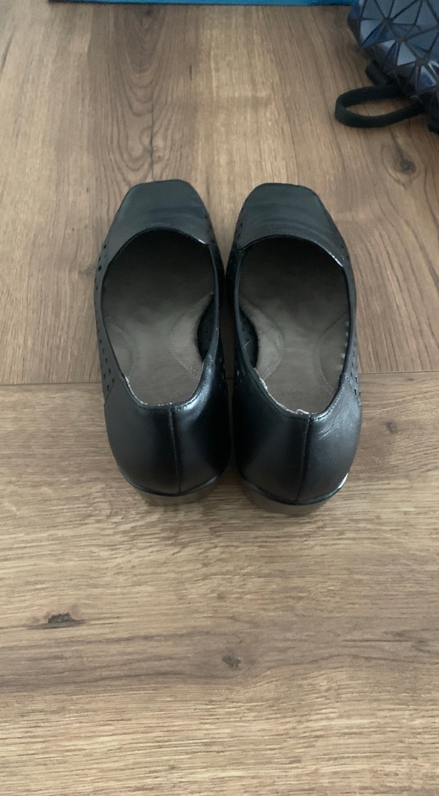 Klasik Siyah Deri Kadın Topuklu Ayakkabıı - Görsel 2