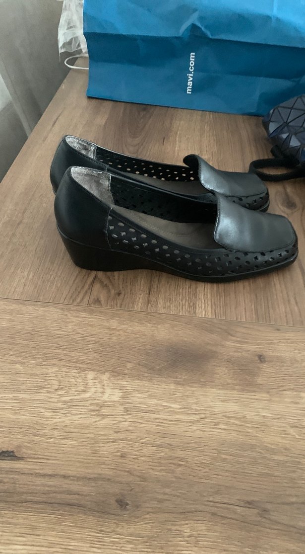 Klasik Siyah Deri Kadın Topuklu Ayakkabıı - Görsel 4