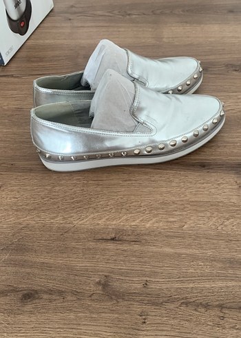 Gri Metal Düğmeli Rock Punk Dolgu Topuk Ayakkabı - Görsel 2