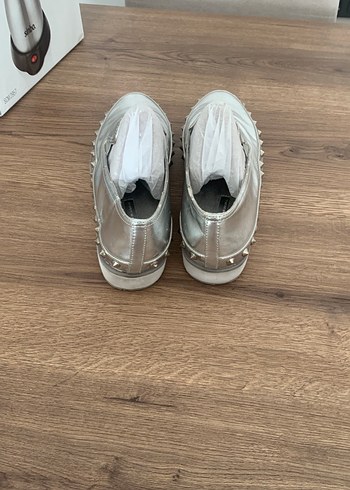 Gri Metal Düğmeli Rock Punk Dolgu Topuk Ayakkabı - Görsel 3