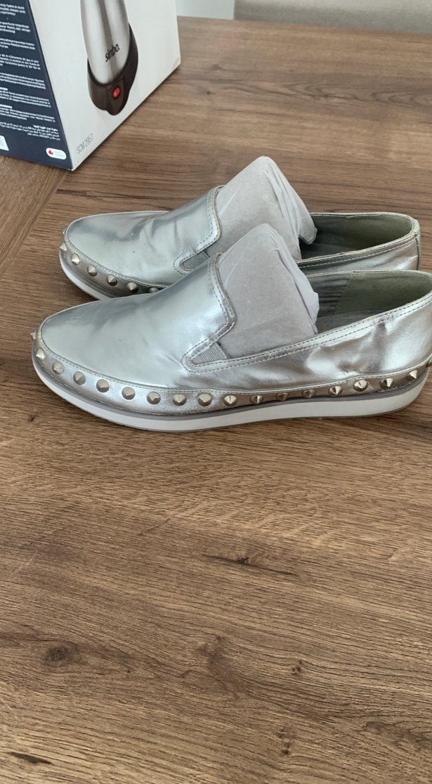 Gri Metal Düğmeli Rock Punk Dolgu Topuk Ayakkabı - Görsel 4