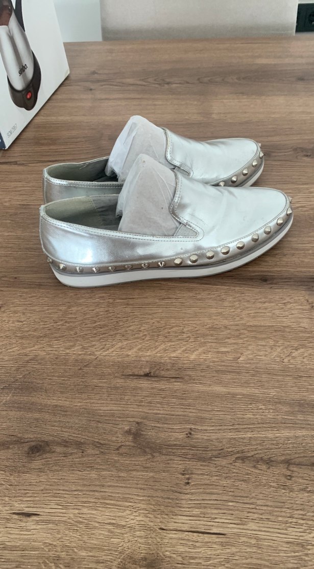 Gri Metal Düğmeli Rock Punk Dolgu Topuk Ayakkabı - Görsel 2