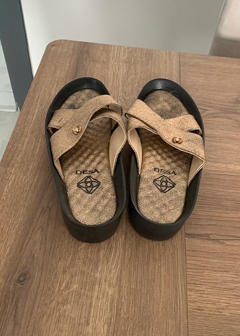 Kahverengi Parlak Yılan Desenli Platform Terlik - Görsel 2