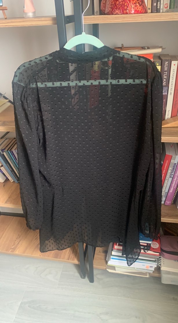 Uzun Kollu Siyah V Yaka Salaş Bluz - Görsel 3