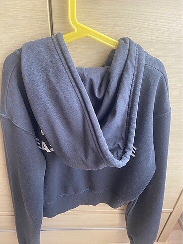 m Beden BERSHKA- grey zip up hoodie
