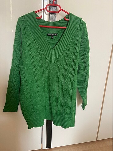 Next- green jumper