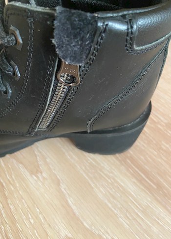 Cat caterpillar- black heeled boots