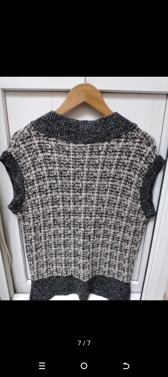 Siyah V Yaka Desenli Kadın Süveter - Görsel 5