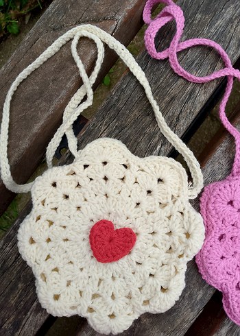 Kalpli  Dantel Kız Çantası - Görsel 2