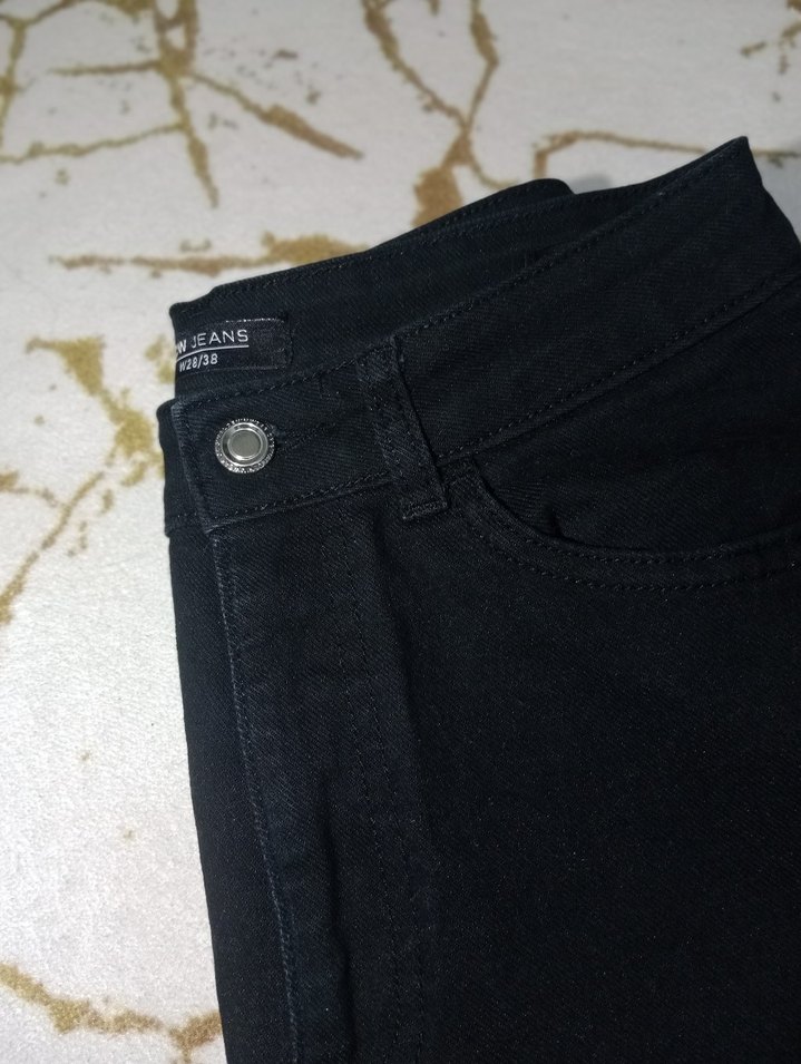 Düğmeli Siyah Bol Kesim Kadın Kot Pantolon - Görsel 2