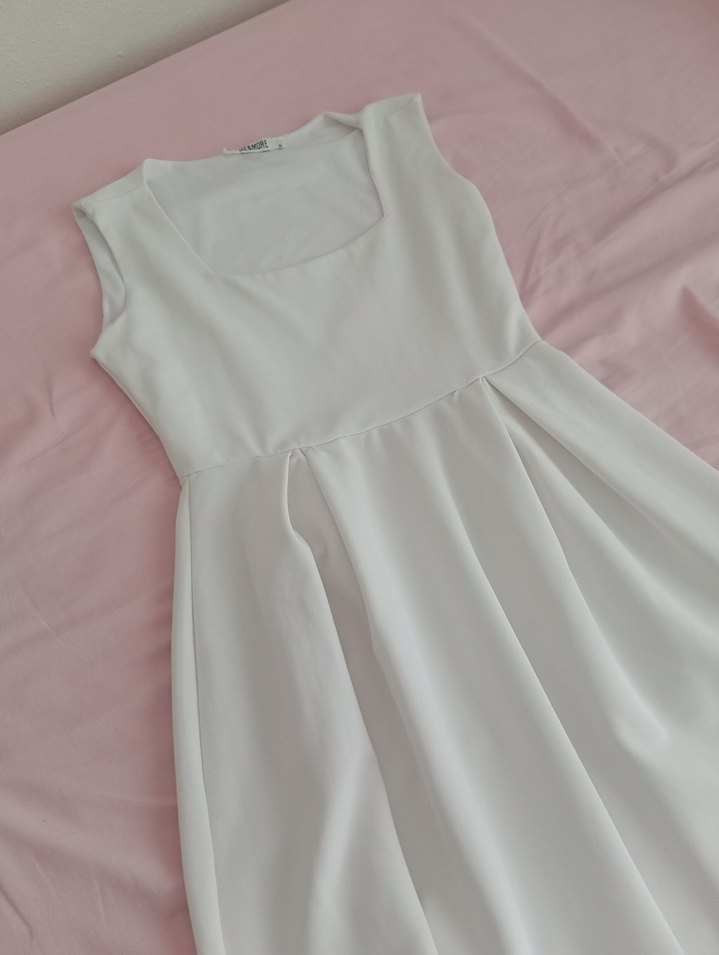 Beyaz Kolsuz Kayık Yaka kadın elbise - Görsel 2