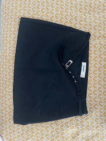 Pull&bear yandan yırtmaçlı mini etek