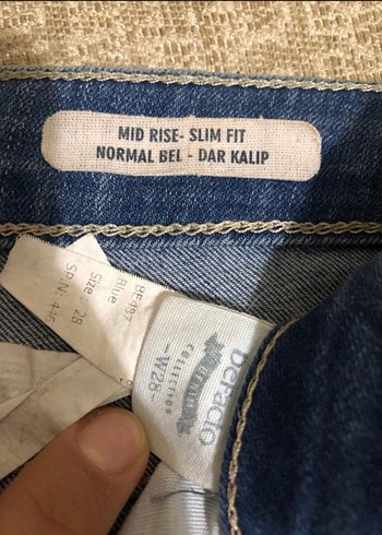 Zincir Detaylı Mavi Kadın Jean Pantolon - Görsel 5