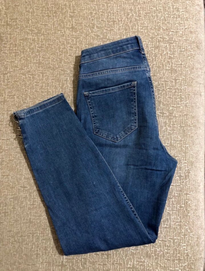 Zincir Detaylı Mavi Kadın Jean Pantolon - Görsel 2