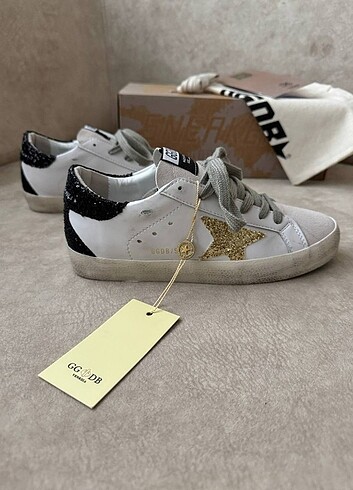 38 Beden beyaz Renk GOLDEN GOOSE