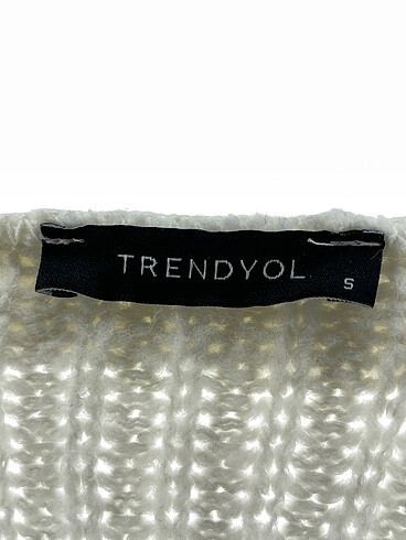 s Beden beyaz Renk Trendyol & Milla Hırka %70 İndirimli.