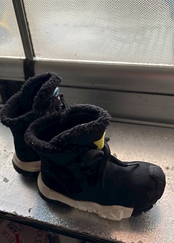 Kız Çocuk Siyah Desenli Polar Bot - Görsel 3