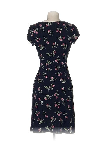 34 Beden Laura Ashley Kısa Elbise %70 İndirimli.