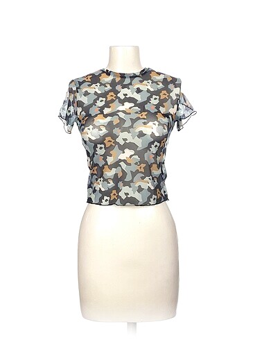 Diğer T-shirt %70 İndirimli.