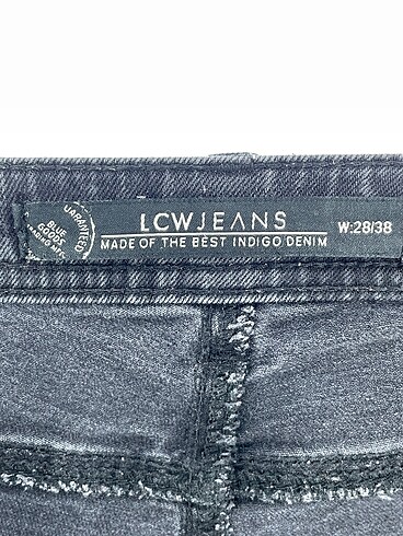 28 Beden siyah Renk LC Waikiki Jean / Kot %70 İndirimli.