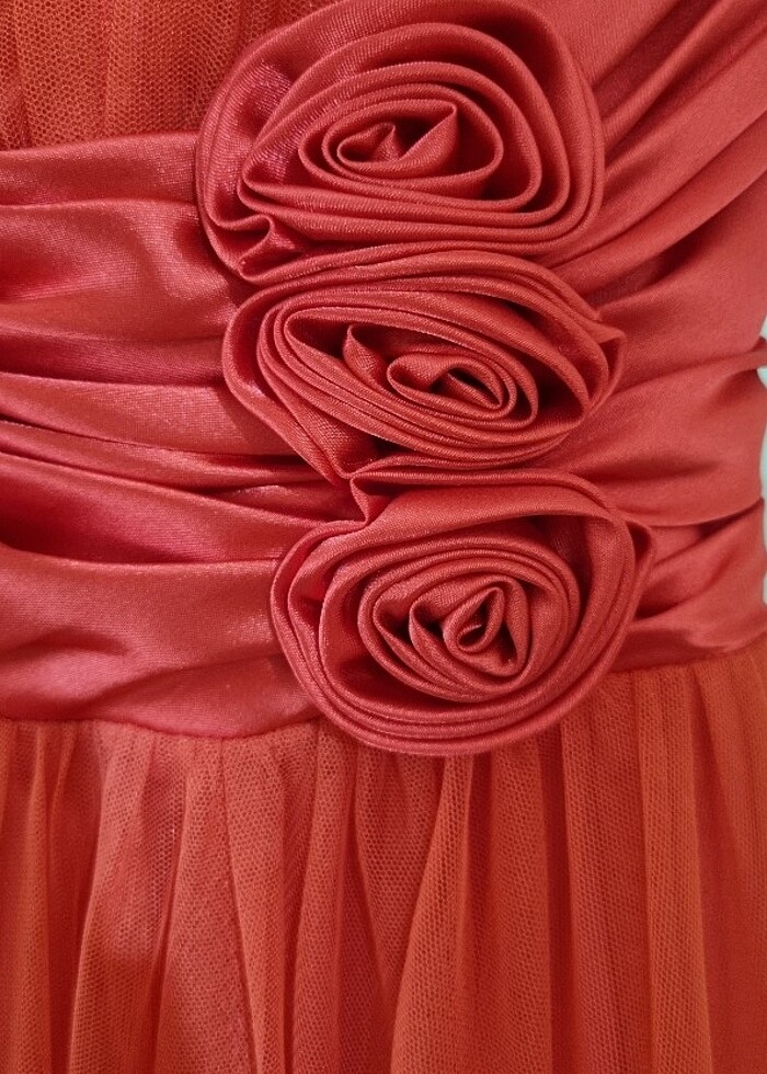 Narçiçeği straplez uzun elbise - Görsel 3