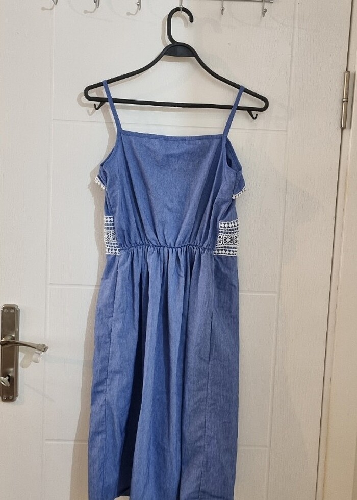 Nakışlı kot elbise  - Görsel 2