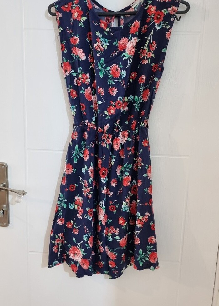 Çiçek desenli yazlık elbise - Görsel 5