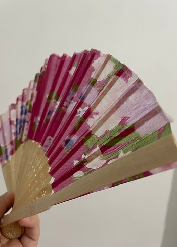 Pembe Çiçek Desenli Ahşap Yelpaze - Görsel 3