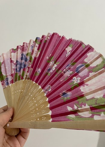 Pembe Çiçek Desenli Ahşap Yelpaze - Görsel 2