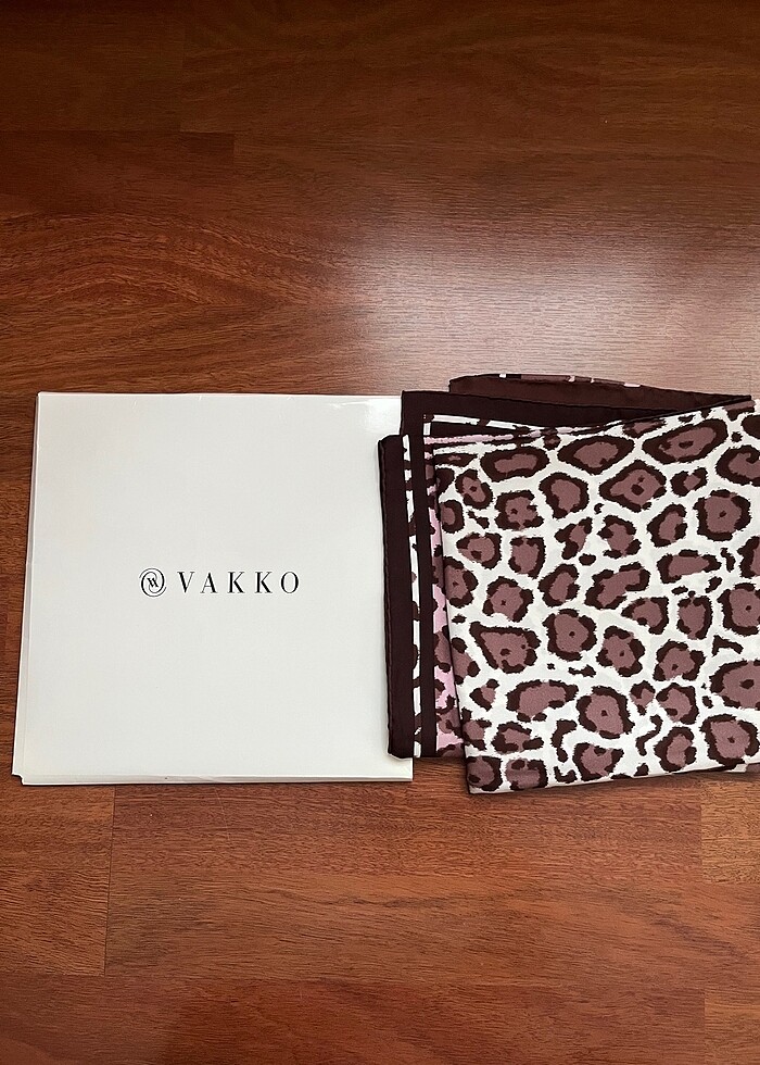 Vakko Eşarp - Görsel 2