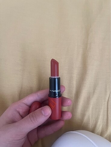 Beden kırmızı Renk Mac chili ruj