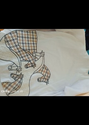 Düğmeli Beyaz arkası at detaylı bayan gömlek - Görsel 3