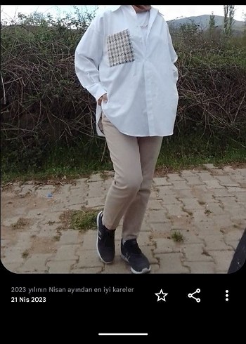 Düğmeli Beyaz arkası at detaylı bayan gömlek - Görsel 4