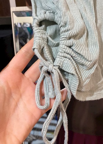 Kısa Kollu Crop Top - Görsel 3