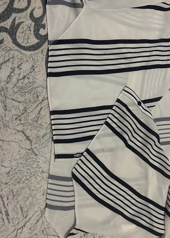 Düğmeli V Yakalı Çizgili Kadın Gömlek - Görsel 7