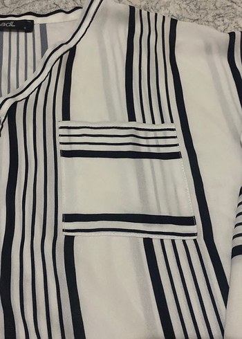 Düğmeli V Yakalı Çizgili Kadın Gömlek - Görsel 4