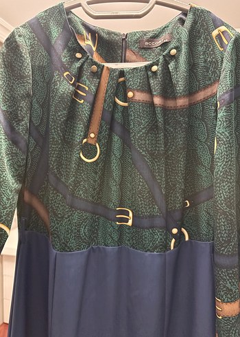 Zincir Detaylı Yılan Desenli Uzun Elbise - Görsel 3