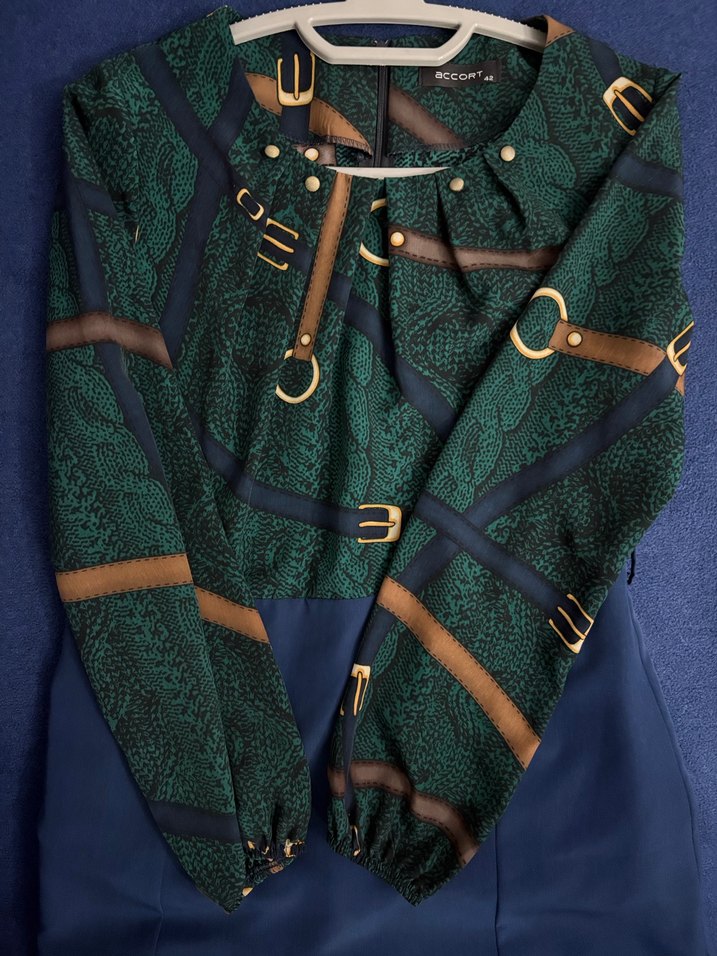 Zincir Detaylı Yılan Desenli Uzun Elbise - Görsel 2