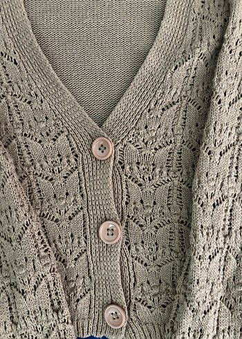 Bej V Yakalı Örgü Kadın Hırka - Görsel 3