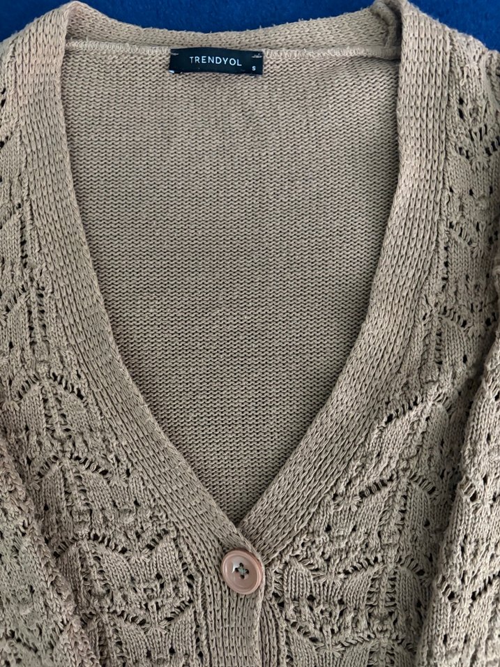 Bej V Yakalı Örgü Kadın Hırka - Görsel 2