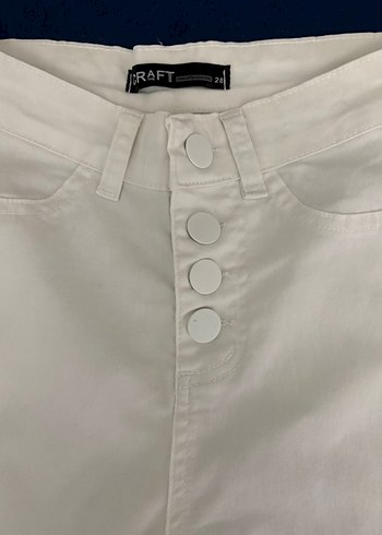 Düğmeli beyaz pantolon - Görsel 2