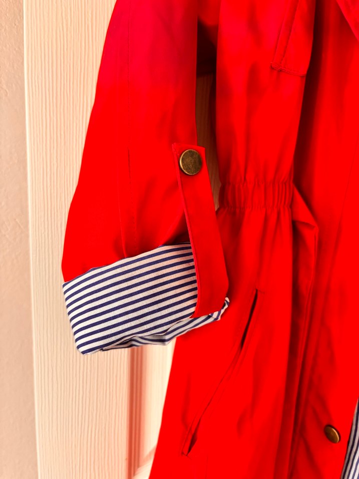 Kırmızı Midi Kadın Yağmurluk - Görsel 3