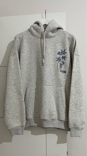 Les Benjamins Soontobeannounced Sweatshirt