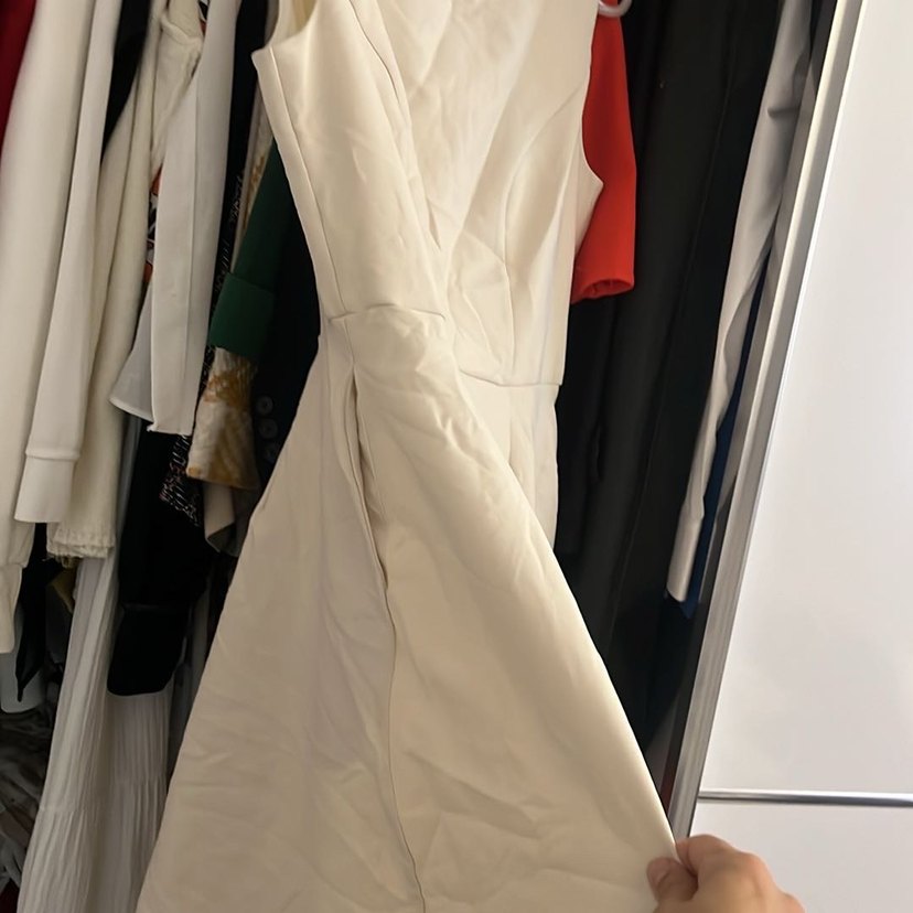 Beyaz Uzun Drapeli Kadın Elbise - Görsel 3