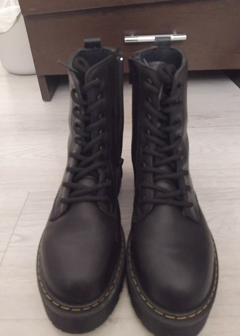 Siyah Kadın Postal Bot Goth - Görsel 3