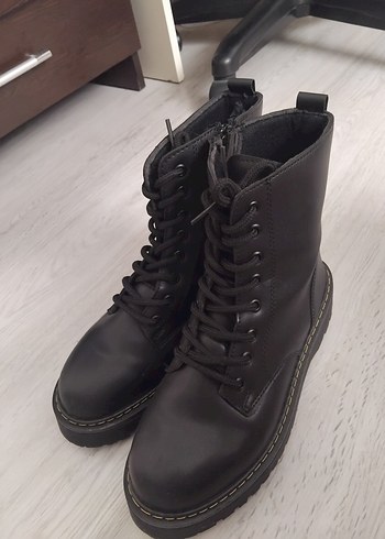 Siyah Kadın Postal Bot Goth - Görsel 6