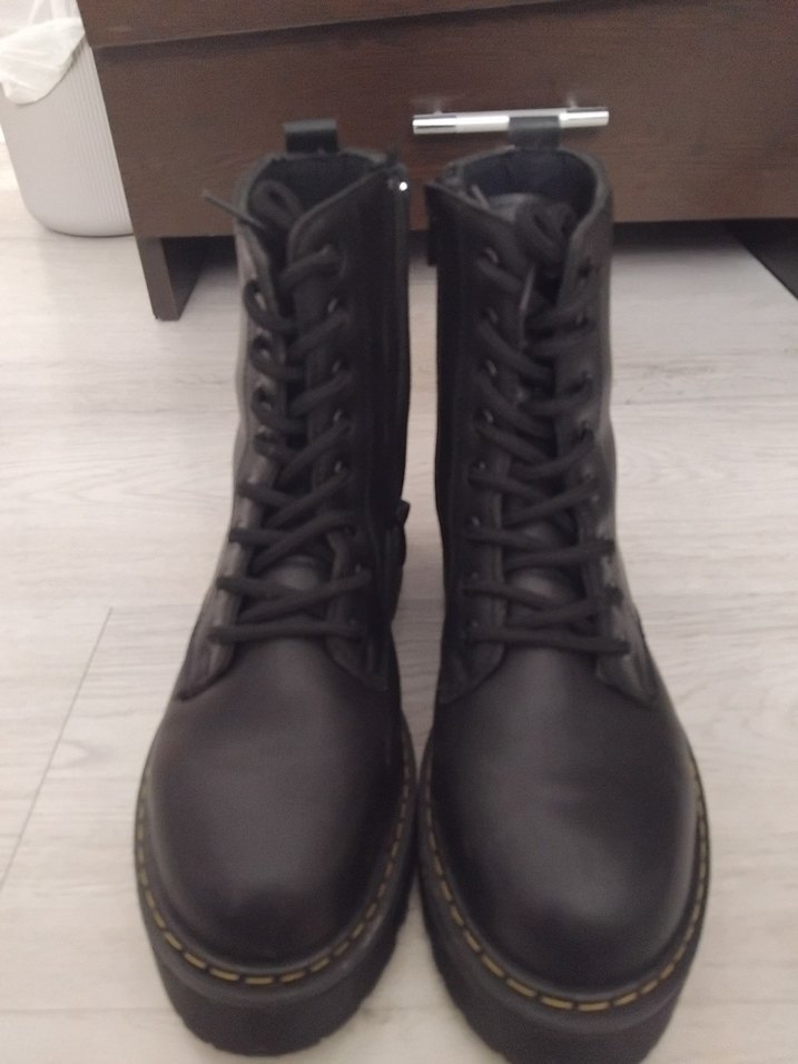 Siyah Kadın Postal Bot Goth - Görsel 3